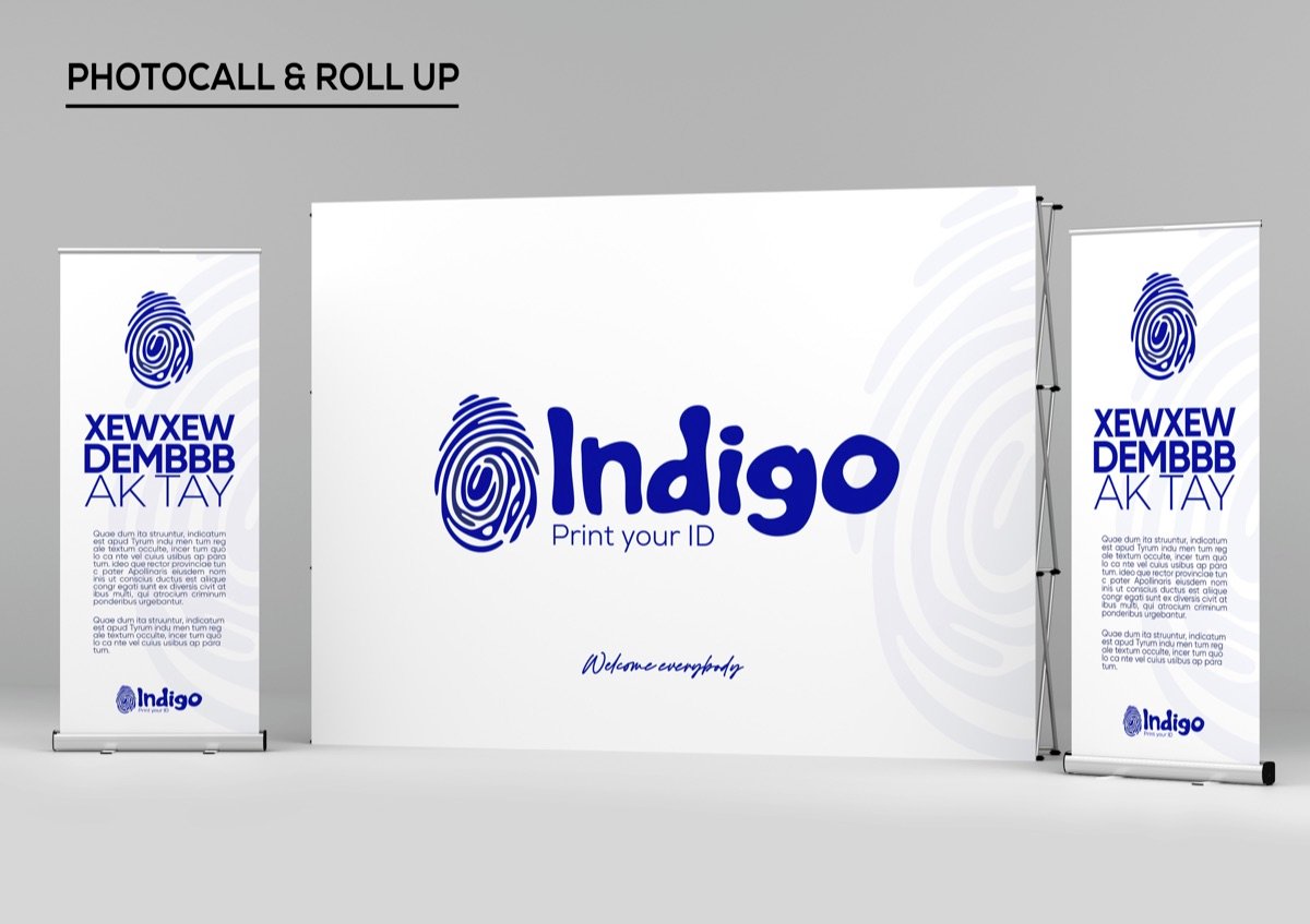Mockup d'un photocall et roll-up Indigo Space