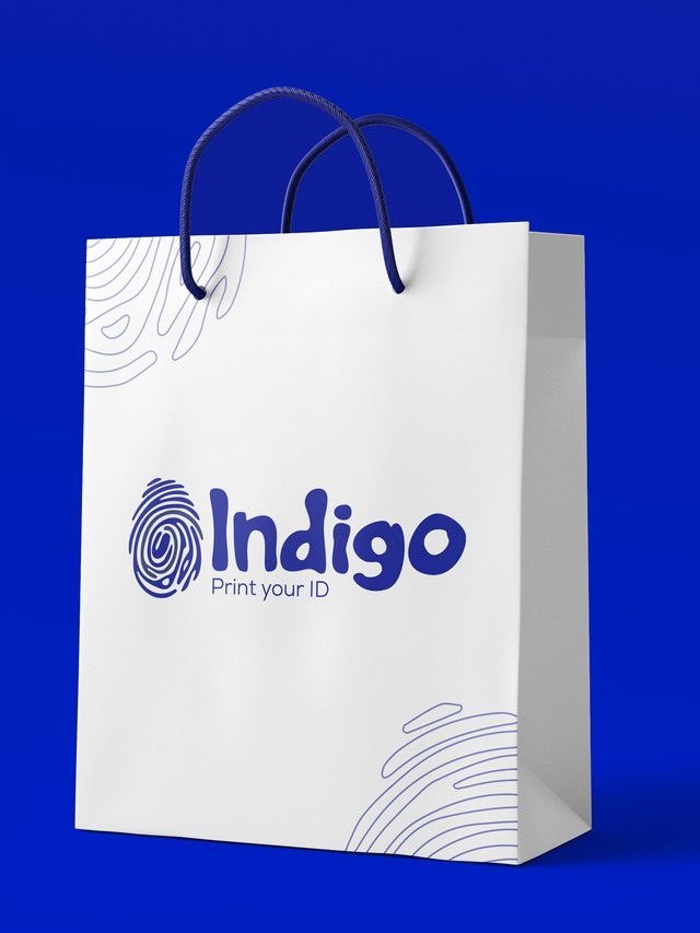 Mockup d'un sac papier imprimé au logo Indigo Space